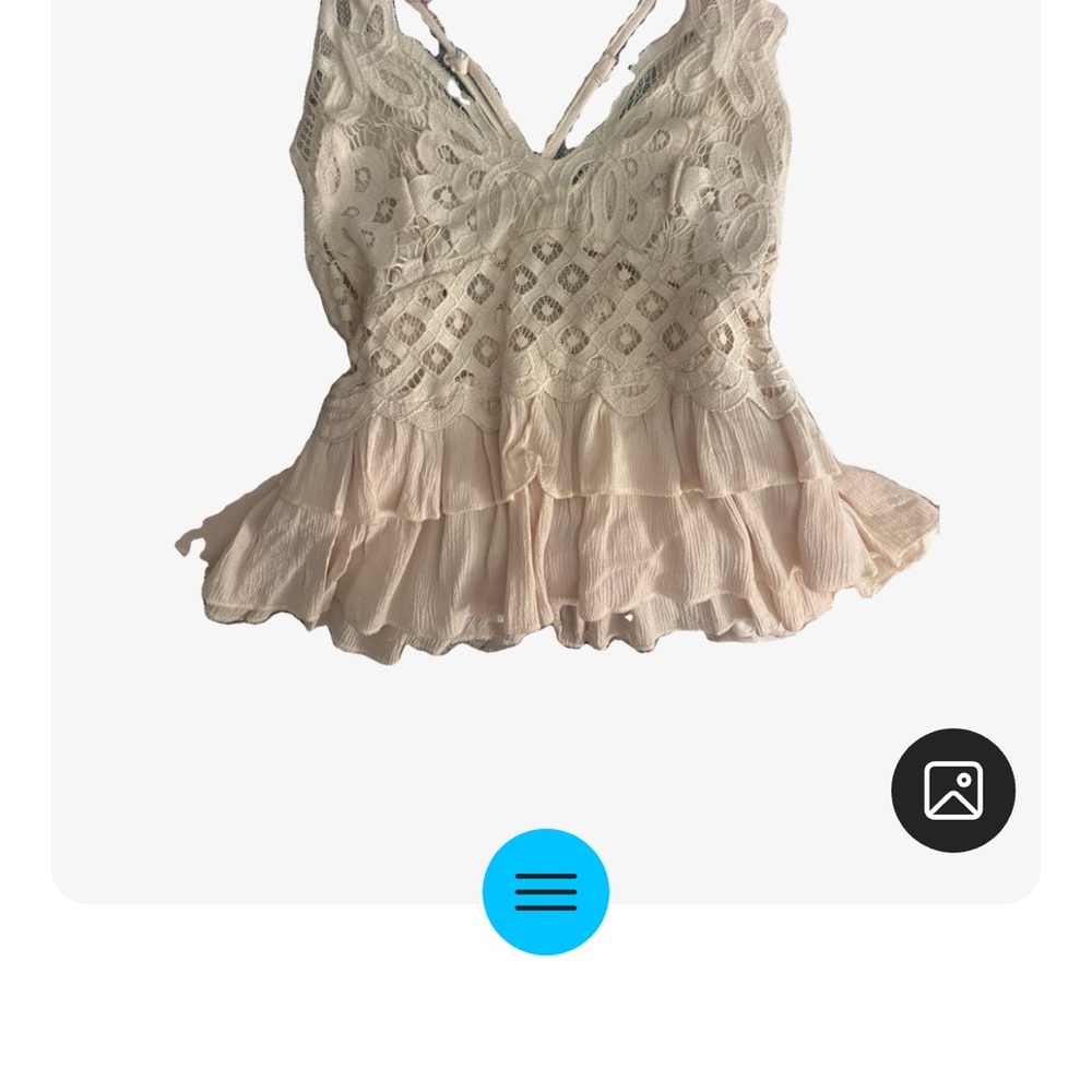 Lace Ruffle Sleeveless Top